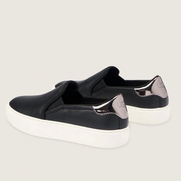 UGG Cahlvan Slip On Sneaker Black Leather Modern Minimalist Size 8.5 - Picture 1 of 12